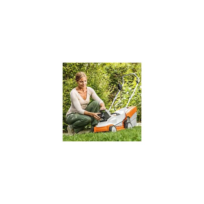 Stihl RMA 235 Akku Rasenmäher mit Akku AK 20 und Ladegerät AL 101 +35